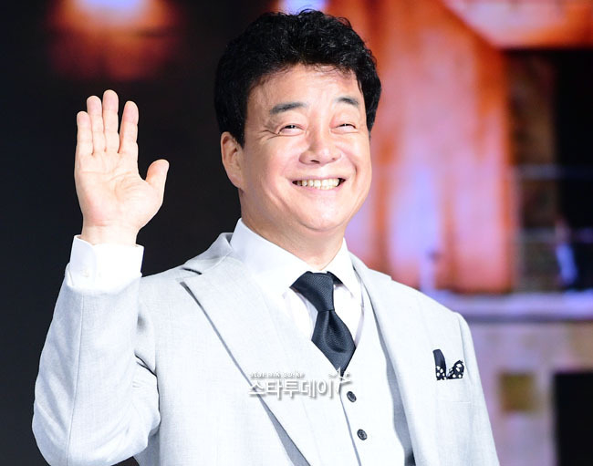 白钟元将继续出演《黑白厨师》第二季，助力K-Food影响力