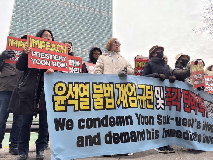戒严令余波难平：韩反对尹锡悦执政游行示威蔓延全国