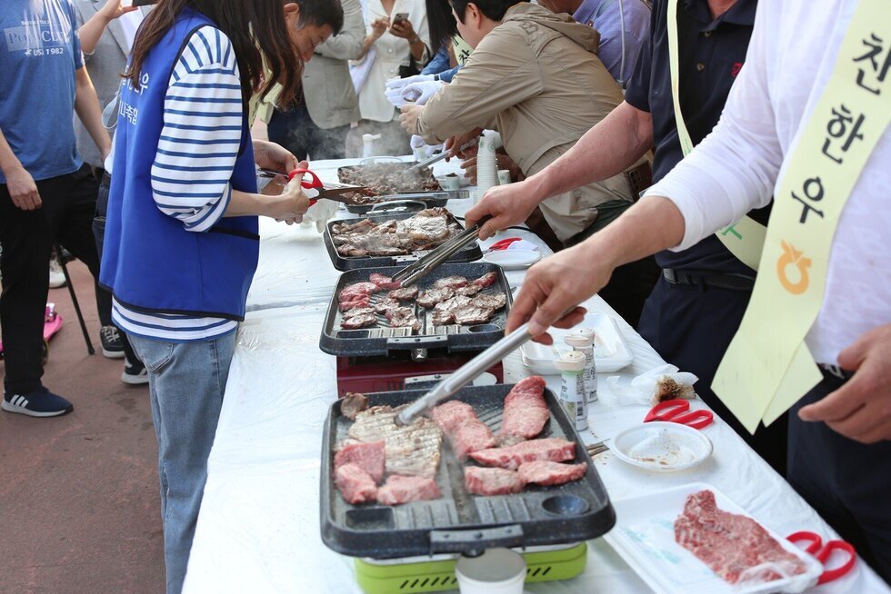 홍어와 한우 맛보고 꽃양귀비 구경까지…5월 축제의 대미를 장식해 볼까
