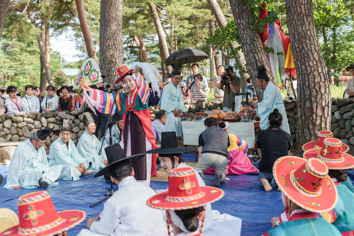 유네스코 문화유산 강릉단오제…창포물대전에 글로벌 프로그램까지 [제철축제]